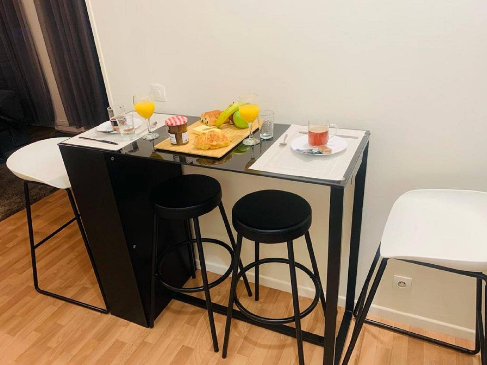 Appartement Calme Et Chaleureux Proche De Paris Курбевуа Экстерьер фото
